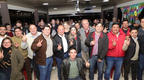 Tito recorre Cambyretá, Encarnación y Carmen del Paraná presentando sus proyectos