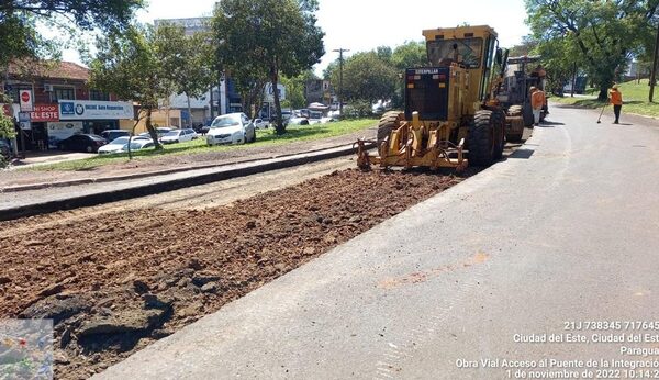 Prosiguen trabajos sobre Ruta Py 02, acceso al Puente de la Amistad