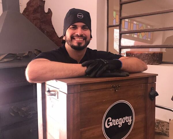 Pasión por la cocina lo llevó a abrir su propio servicio de catering: Gregory Eventos