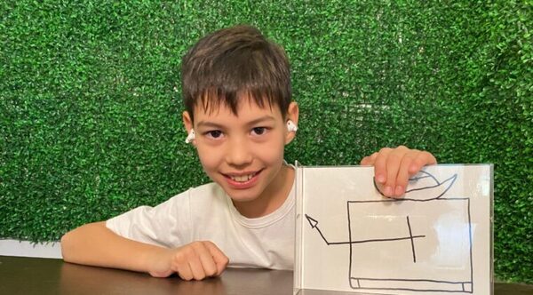 Escritor paraguayo de 10 años, lanza la edición impresa su best seller en Amazon