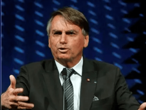Bolsonaro tiene 5 procesos abiertos, menciona periodista · Radio Monumental 1080 AM