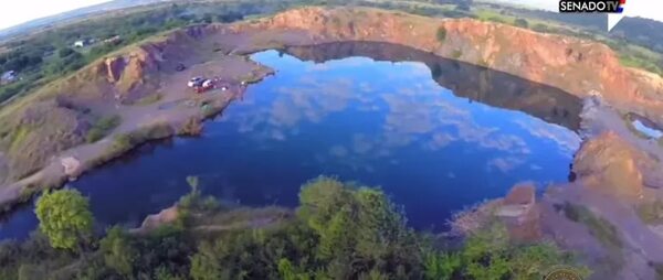 Cantera de Ypacaraí es un vertedero, causa muertes y hay explotación a niños, denuncian - Política - ABC Color