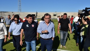 Director de la EBY recorrió hoy el moderno estadio Villa Alegre que se habilita mañana en Encarnación
