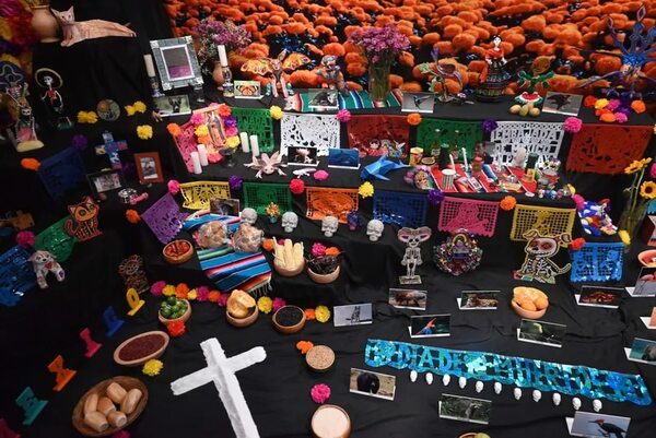 La Embajada de México celebró el Día de Muertos - Sociales - ABC Color