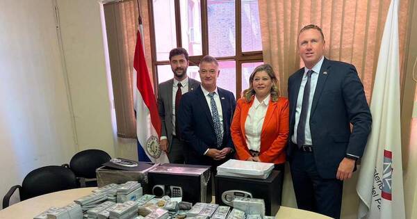 La Nación / Fiscal se reúne con delegación de EEUU