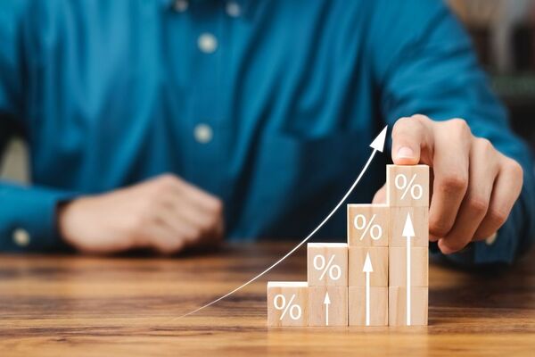 Bancos observan menor incertidumbre y moderan el aumento de las tasas de interés - MarketData