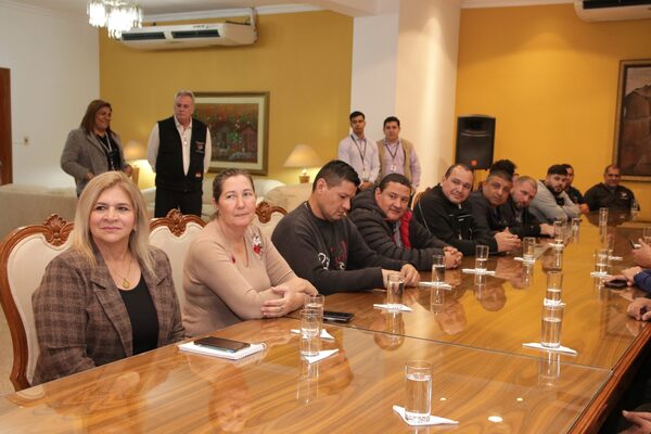 Ministros celebran labor desplegada en elecciones de Pedro Juan Caballero - .::Agencia IP::.