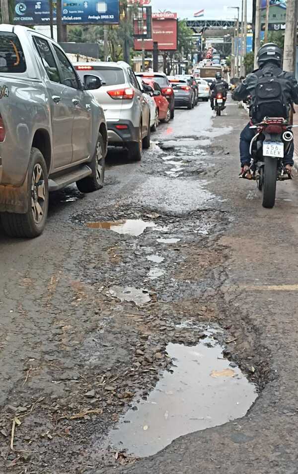 Lamentable trabajo de la empresa que repara la Ruta PY02 en CDE - La Clave