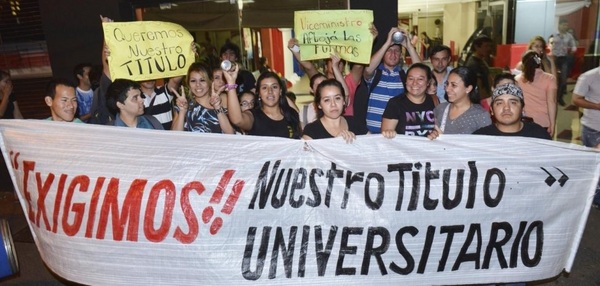 LA DECADENCIA UNIVERSITARIA - La Voz del Norte