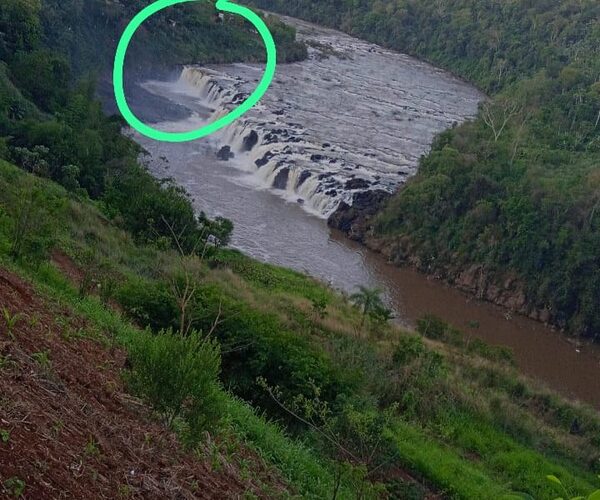 Niño desapareció en aguas del Acaray