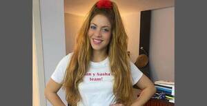 Crónica / [VIDEO] Shakira es furor por su "Barbie" en versión "Monotonía"