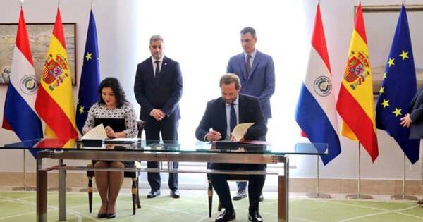 La Nación / Paraguay y España acuerdan impulsar relaciones comerciales en materia de turismo