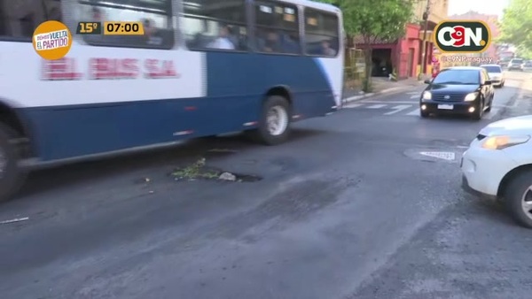 Peligroso hundimiento del pavimento en pleno centro de Asunción - C9N
