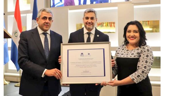 La OMT entrega cien becas a Paraguay para impulsar la formación sobre turismo - Revista PLUS