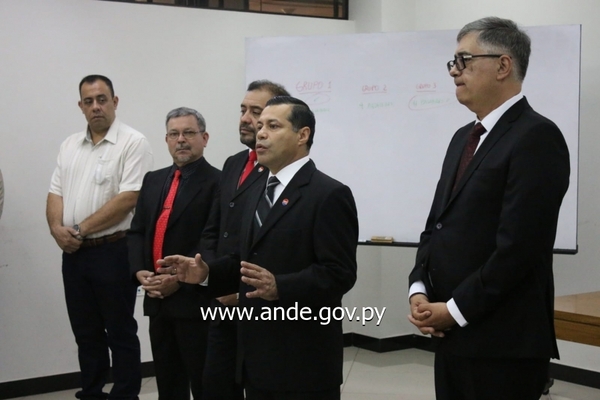 ANDE capacita a 17 Operadores de Estaciones y Subestaciones - Noticde.com