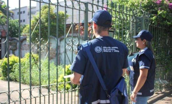 Crónica / "Nadie irá preso por estar en la calle el día del Censo" pero igual hay que quedarse en la casa he'i