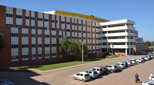 Diario HOY | Abandonan a recién nacido en Clínicas y buscan a los familiares