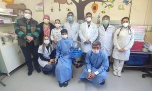 Paciente pediátrico, sometido a un exitoso trasplante renal, recibe el alta médica