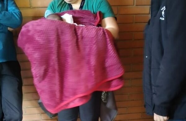 Abandonan a recién nacido en Clínicas y buscan a los familiares
