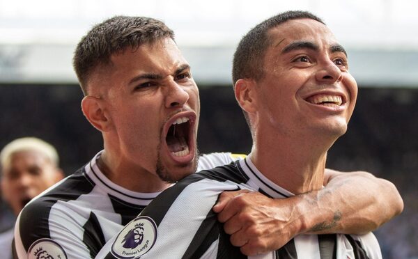 El DT del Newcastle habla del gran gesto de Bruno Guimarães hacia Miguel Almirón