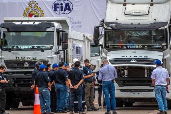 Clientes de TIMBO participan de CURSO de Manejo de Flota Pesada con la FIA y el TACPy