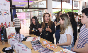 Secretaria Nacional de la Juventud participó de la ExpoNegocios de la Universidad Americana - OviedoPress