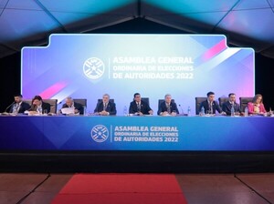 Presidentes de FIFA y CONMEBOL felicitan a Robert Harrison por su reelección en la APF - APF