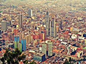América Latina puede ser un "continente-solución" con inversiones, según CAF - Revista PLUS