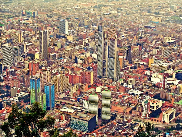 América Latina puede ser un "continente-solución" con inversiones, según CAF - Revista PLUS