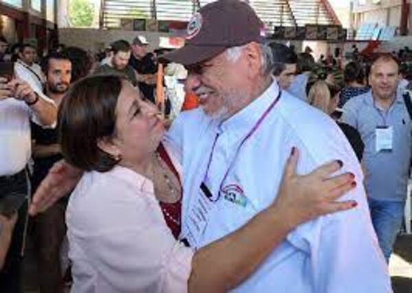 Lugo empezó a interactuar y habló con Pepe Mujica, reveló senadora