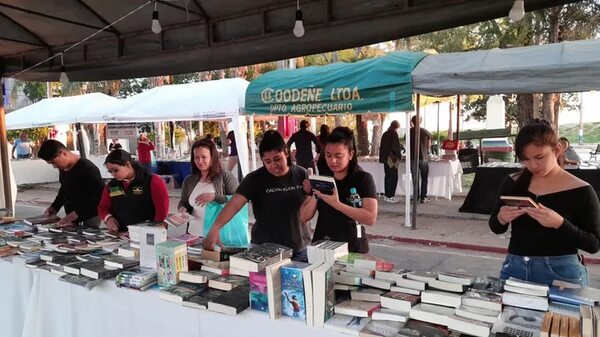 Feria Nacional del Libro Pilar se realiza hasta mañana - Nacionales - ABC Color