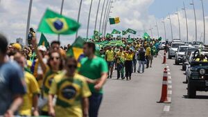 Bloqueos de rutas se disipan en Brasil, que va hacia la transición