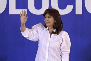 Cristina Fernández reaparece en acto público al grito de “presidenta” - Mundo - ABC Color
