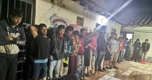 La Nación / Apresan a 20 hombres por carreras ilegales
