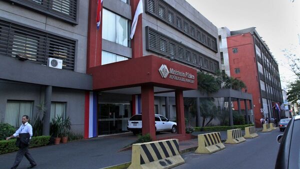 La Fiscalía sigue sin presentar imputación contra esposa de RGD