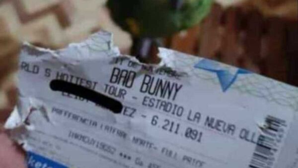 Lorito "comió" su entrada para el concierto de Bad Bunny