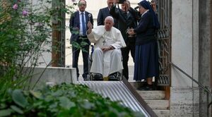 El papa pide en “negociaciones serias” para la paz en Ucrania
