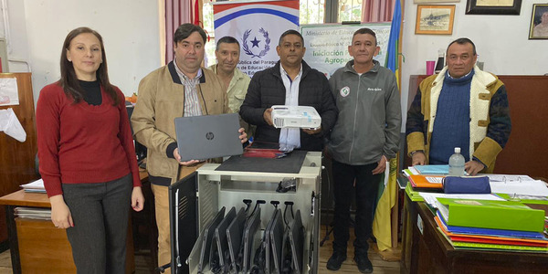 MUNICIPIO DE CARMEN DEL PARANÁ MUY COMPROMETIDO CON LA EDUCACIÓN