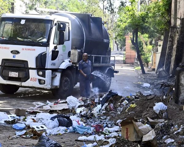El colmo: Vertedero “clandestino” a metros de Aseo Urbano de la Municipalidad de Asunción - Nacionales - ABC Color