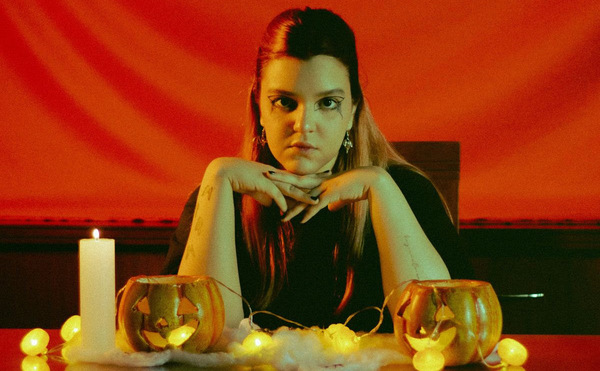 Diario HOY | Inspirada en una "fea experiencia", Tefy Musmeci presenta 'Halloween'