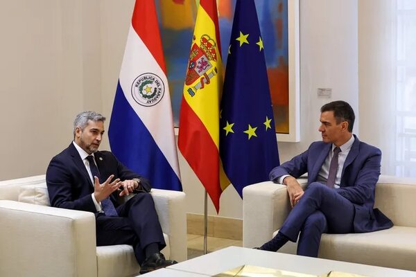 Mario Abdo llega de España y ahora irá a Alemania - Política - ABC Color