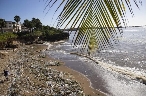 El Gobierno dominicano declara estado de emergencia por lluvias en la capital - Mundo - ABC Color