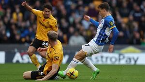 Brigthon, sin Enciso, derrota al Wolves