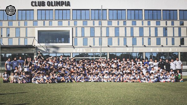 Olimpia premia y le da una gran alegría a los socios infantiles
