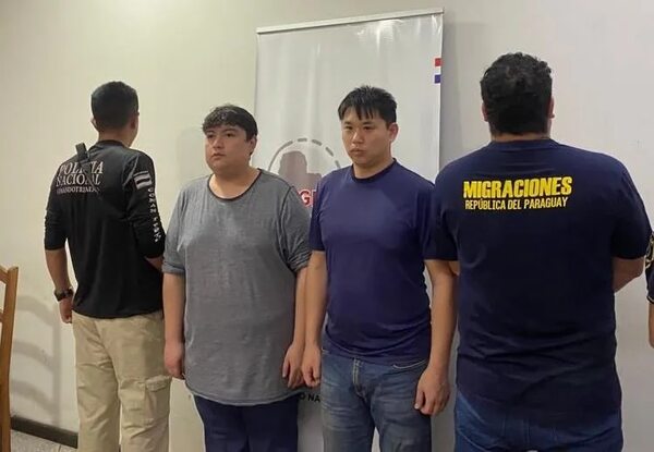 Expulsan del país a supuestos miembros de una red internacional de extorsionadores - ABC en el Este - ABC Color