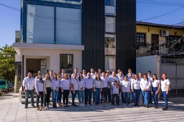 Con enfoque en la sociedad - 40° aniversario SIAR - ABC Color