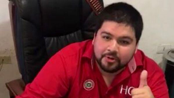 Hijo de Perla de Vázquez ofrecía puestos en EBY a cambio de dinero