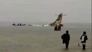 Un avión con pasajeros se estrella en el lago Victoria en Tanzania