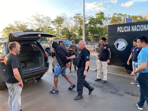Un nigeriano, con orden de captura, fue expulsado al Brasil | 1000 Noticias