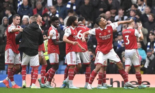 El Arsenal se queda con el clásico de Londres y sigue en lo más alto  - Fútbol Internacional - ABC Color